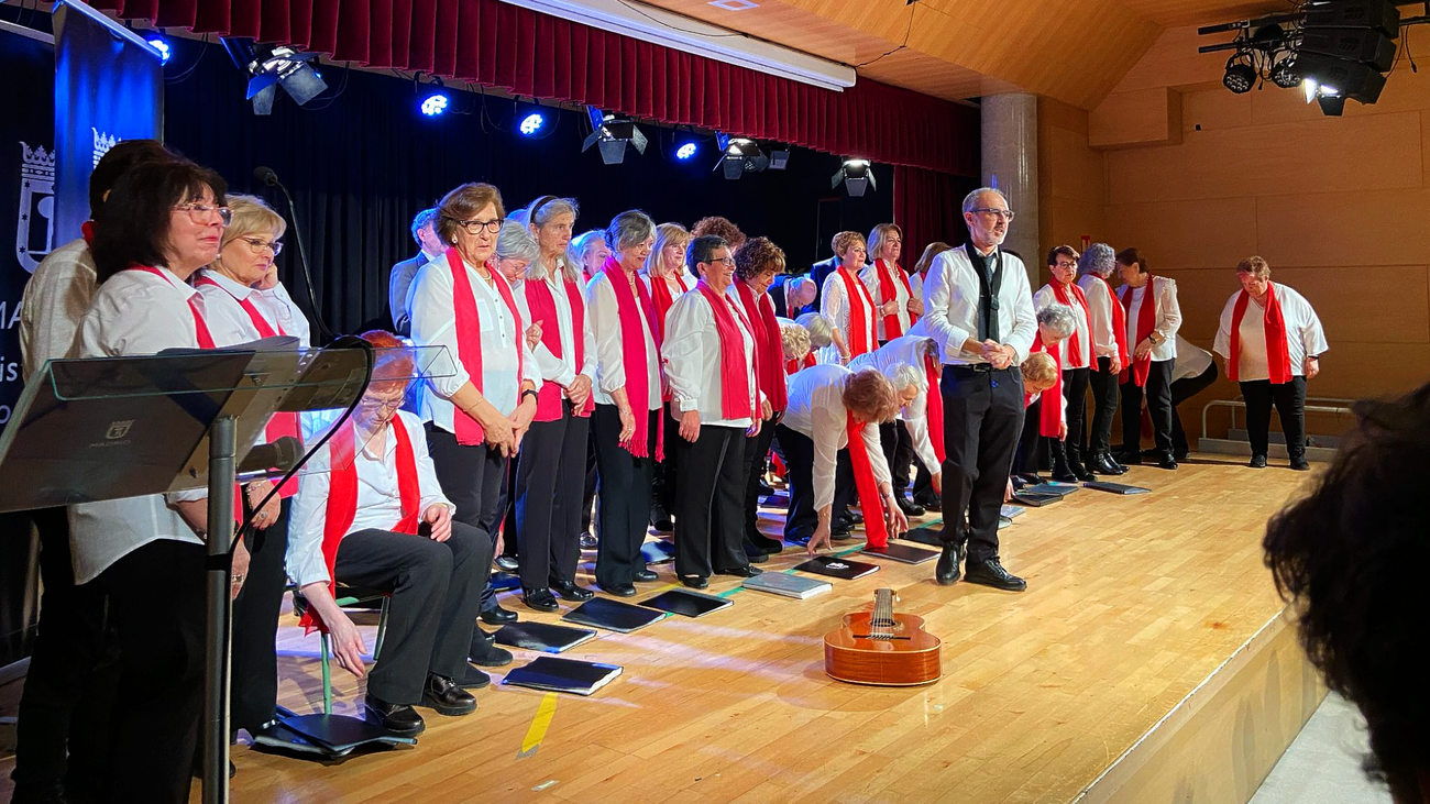 Hortaleza rinde homenaje a sus vecinos centenarios