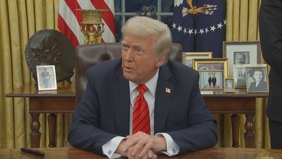 Trump dice que si Hamás no libera a los rehenes antes del sábado desatará el "infierno"