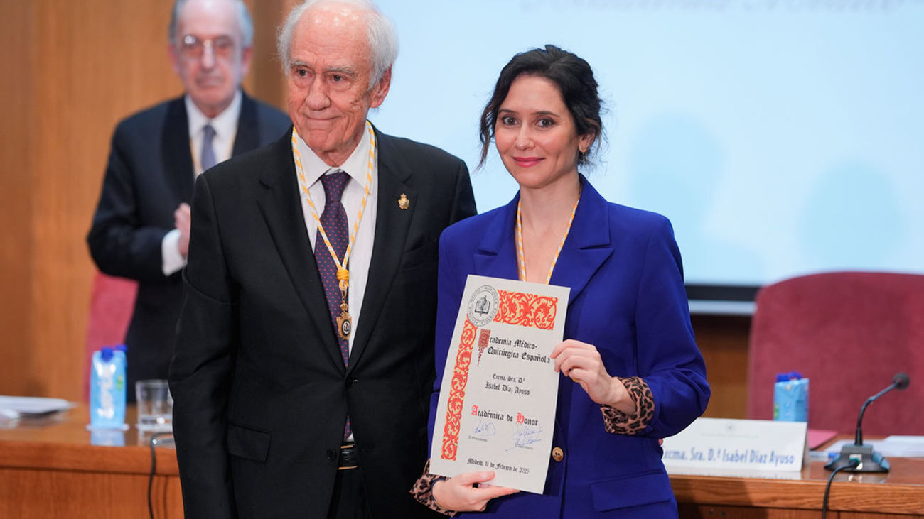 Díaz Ayuso académica de Honor de la Academia Médico-Quirúrgica Española
