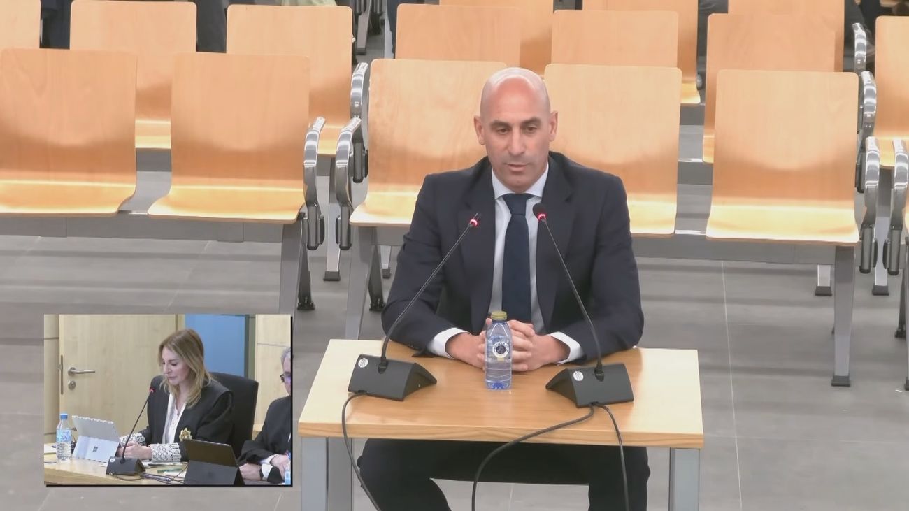 Rubiales mantiene en su declaración ante el juez que el beso a Jenni Hermoso fue consentido