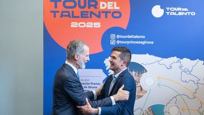 El Rey Felipe conoce de cerca la realidad de los jóvenes con los que trabaja la asociación Itaca