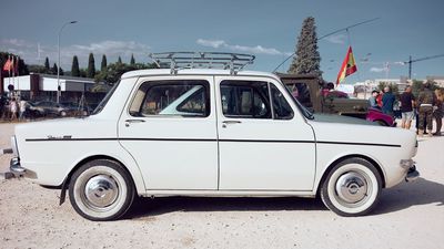 Almeida rectificará las multas puestas a coches clásicos por circular en las ZBE de Madrid