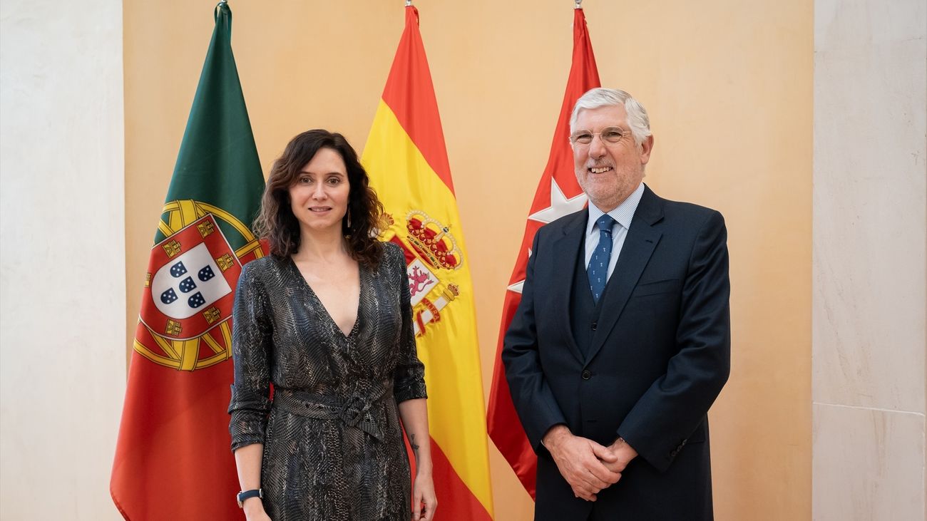 Díaz Ayuso recibe al embajador de Portugal en España