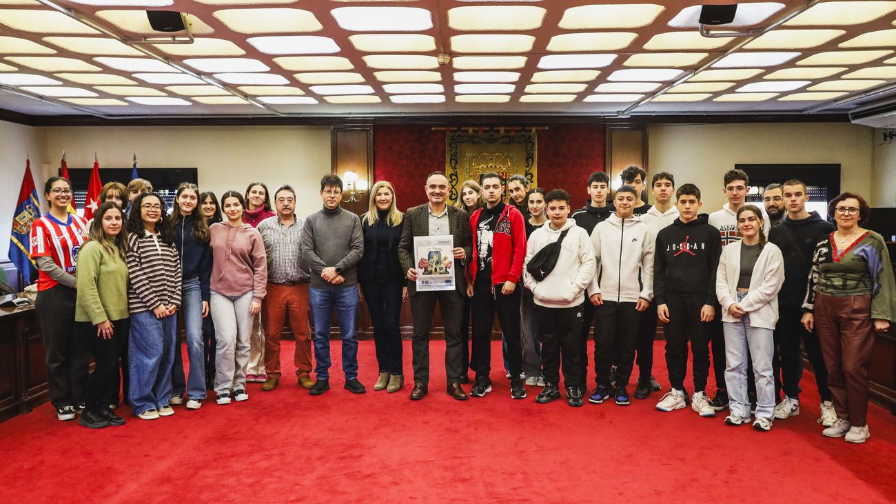 Recepción a alumnos griegos y mostoleños en el Ayuntamiento de Móstoles