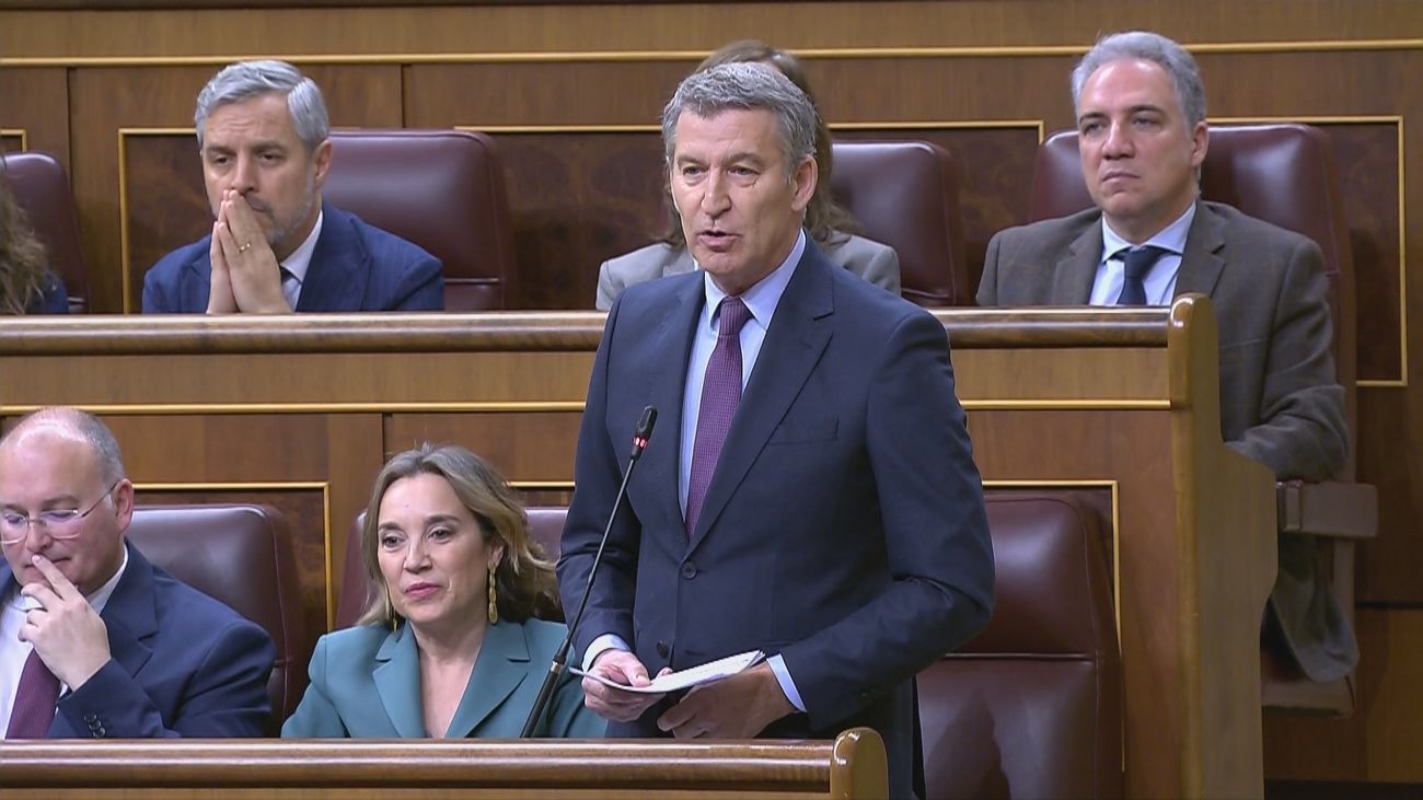 Feijóo a Sánchez: Quedarse con la mitad de la subida del SMI "no es progresista, ni es justicia social"