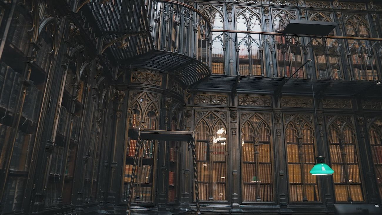 La sede del Senado era el convento de doña María de Aragón y hoy cuenta con esta histórica biblioteca