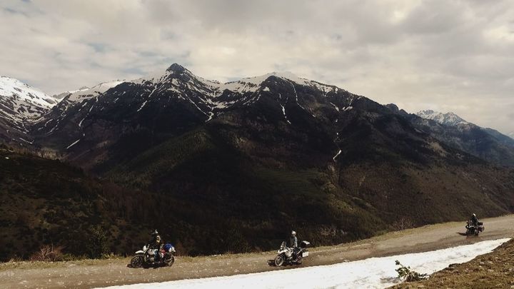 Huesca, desde el corazón del Pirineo a la pista de Chía