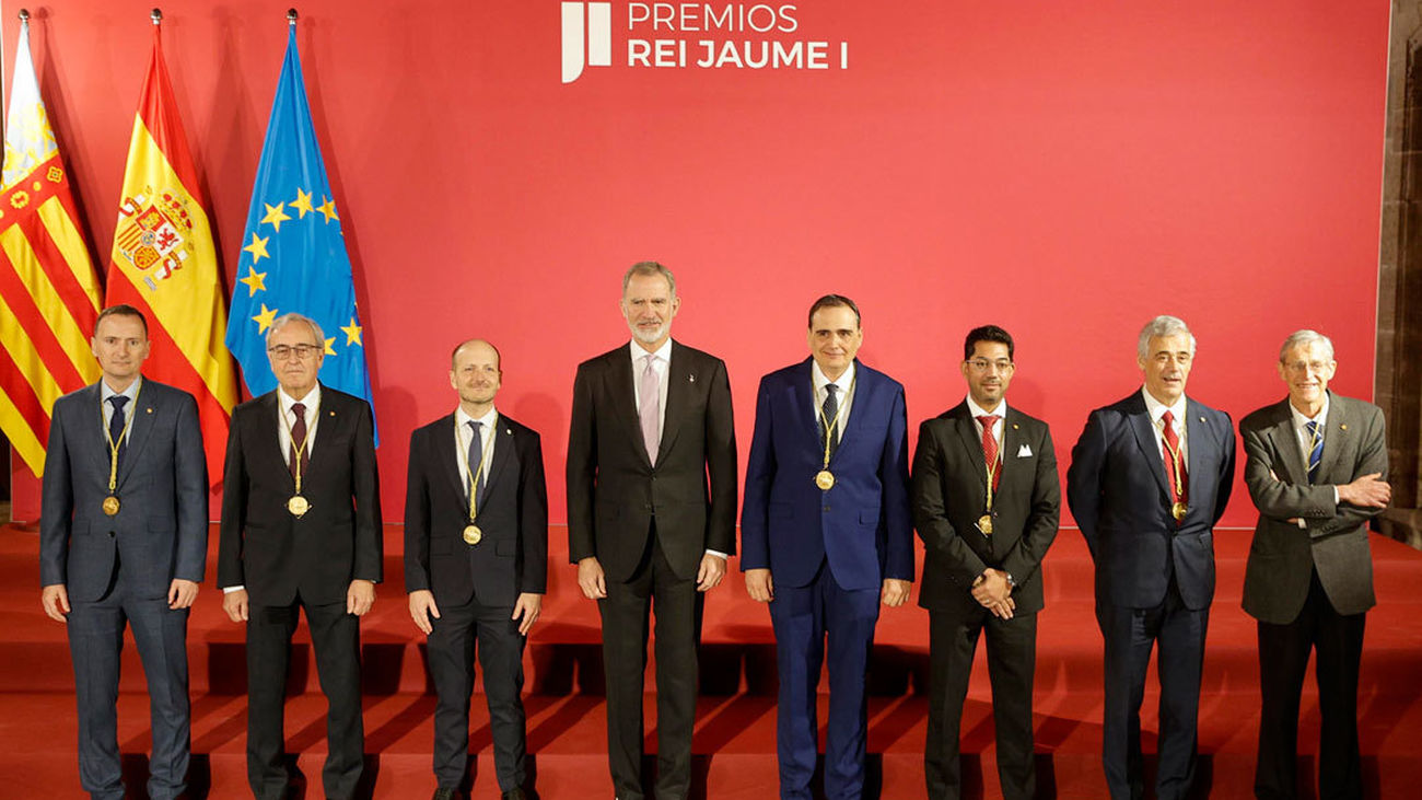 Felipe VI recuerda a las víctimas de la Dana en los Premios Jaume I