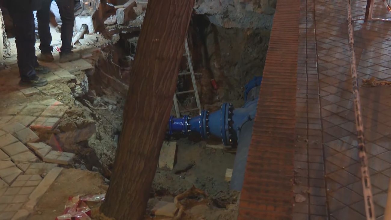 Restablecido el suministro de agua tras la rotura de una tubería en Avenida de América