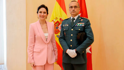 Ayuso recibe al nuevo jefe interino de la Comandancia de la Guardia Civil de Madrid
