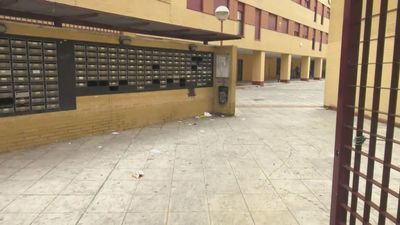 Al apuñalamiento en el edificio okupado de Parla se le suma una nueva agresión por un intento de robo