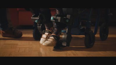 Así es 'Explorer', el exoesqueleto para que los niños con enfermedades neuromusculares vuelvan a andar