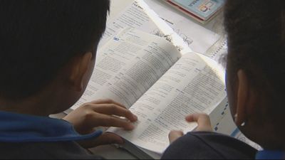 Un informe denuncia más de 1.400 colegios en Cataluña con coacciones para prohibir el español