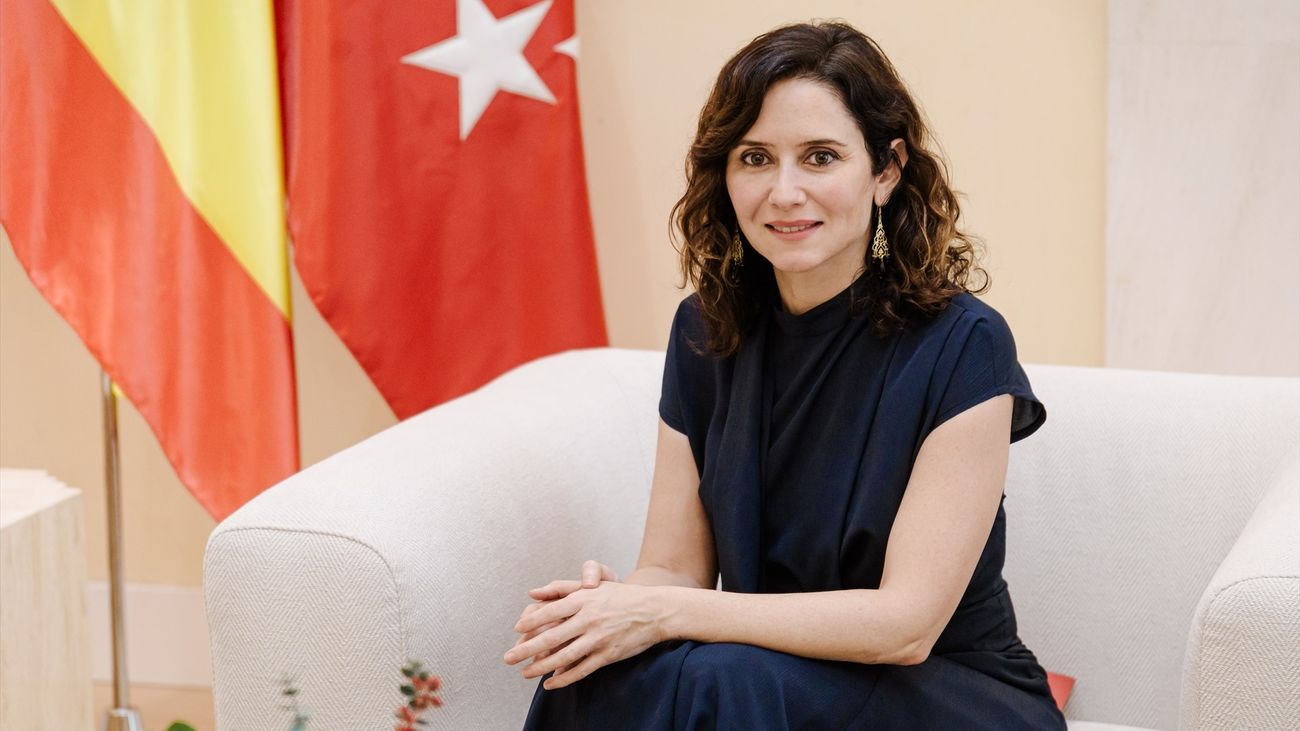 Ayuso inicia su viaje institucional a Ecuador