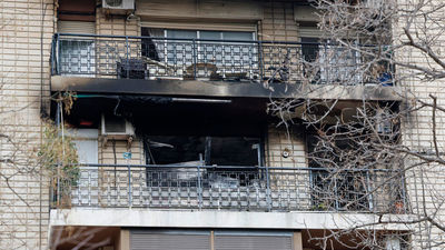 Dos personas de 76 y 83 años mueren por inhalación de humo en el incendio de una vivienda en Valencia
