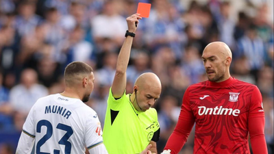 Munir, tres partidos de sanción por su roja ante el Alavés