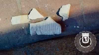 Salvaje agresión en Puente de Vallecas: le pega con un ladrillo en la cabeza para robarle el móvil y la mochila