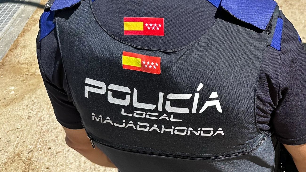 Policías locales de Majadahonda detienen a un reincidente ladrón de coches
