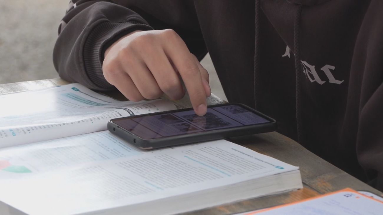 La era digital y sus peligros: aumento de adicciones y pérdida de autocontrol