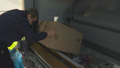 El Ayuntamiento de Madrid destruye en Valdemingómez 11.000 productos falsificados