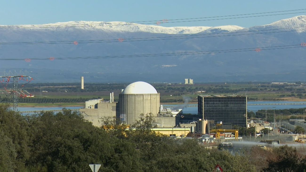 Madrid y Extremadura se reunirán por la oposición al cierre de la central nuclear de Almaraz