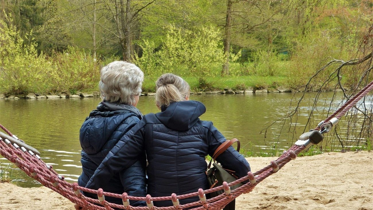 Primera encuesta del CIS sobre edadismo: El 60% cree que los hijos de ahora tratan peor a sus padres