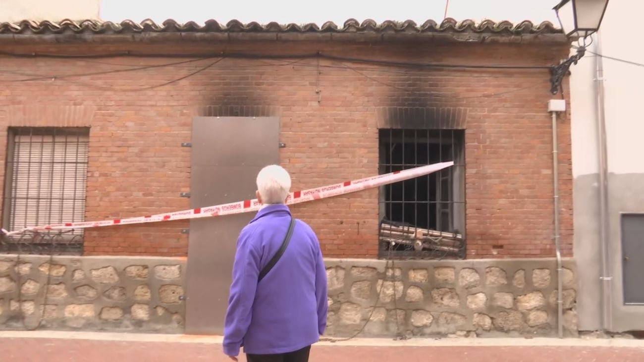Incendio en una vivienda okupada en el centro histórico de Alcalá de Henares