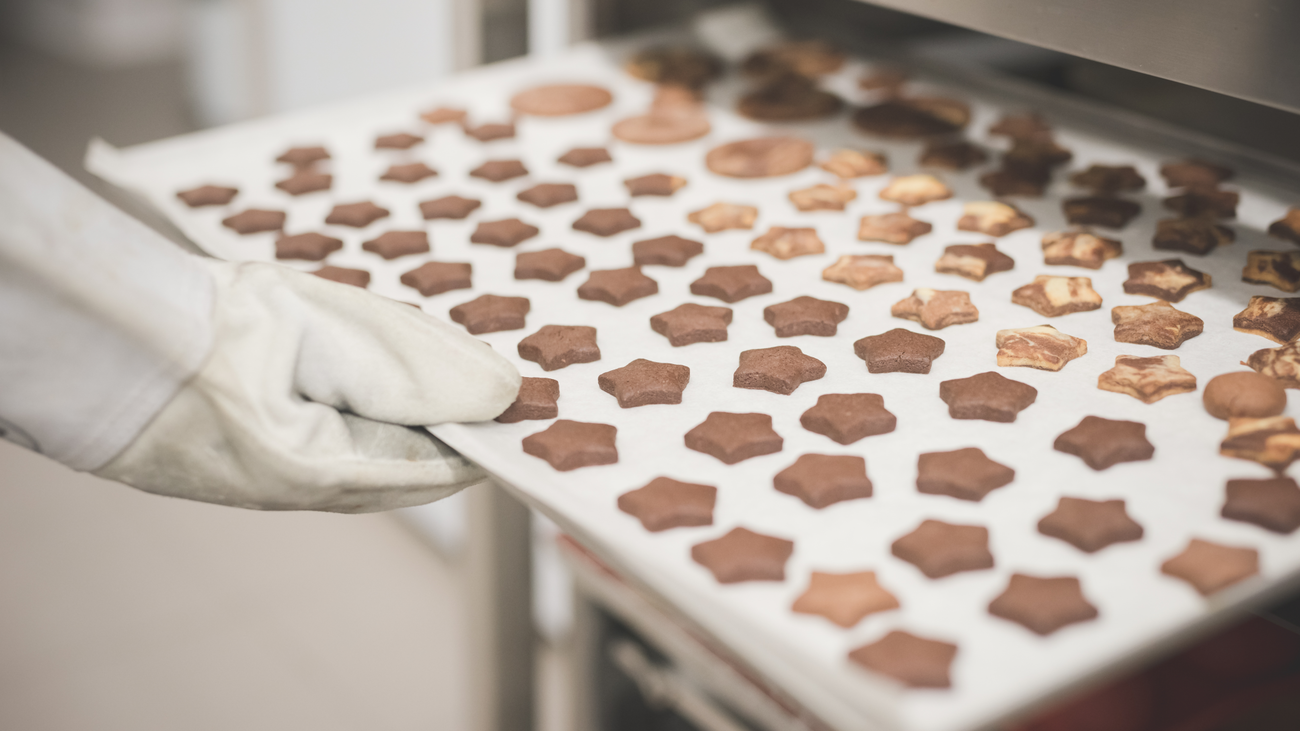 Visitamos la fábrica de cacao de 1902, la centenaria churrería y chocolatería madrileña