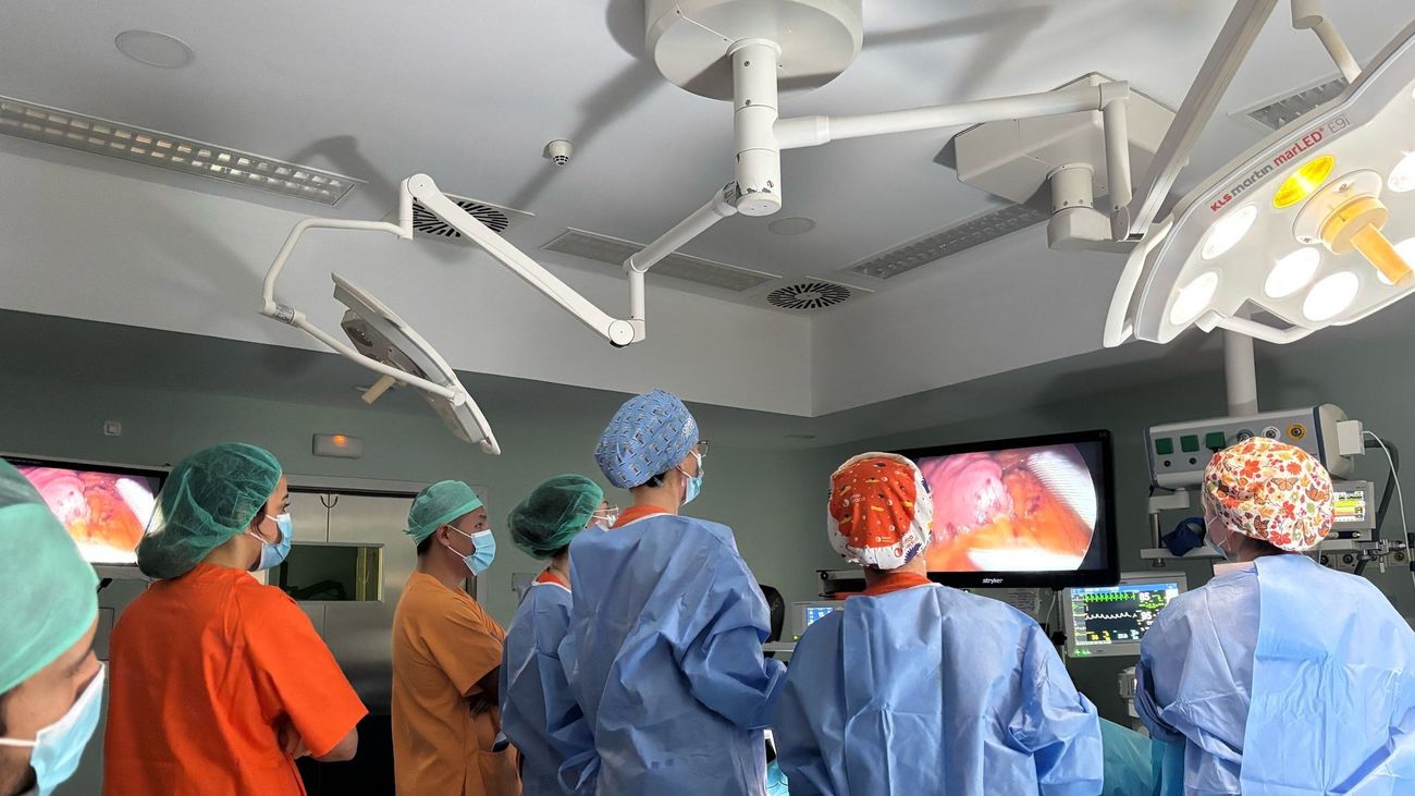 El Hospital de Fuenlabrada forma a profesionales en cirugía bariátrica para tratar la obesidad