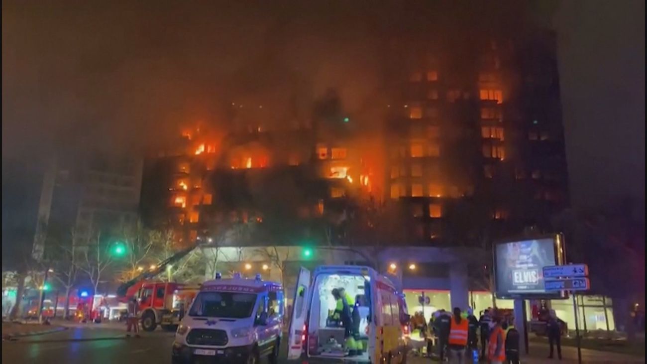 Arquitectos piden normas más duras para evitar tragedias como la de Campanar, un año después del incendio
