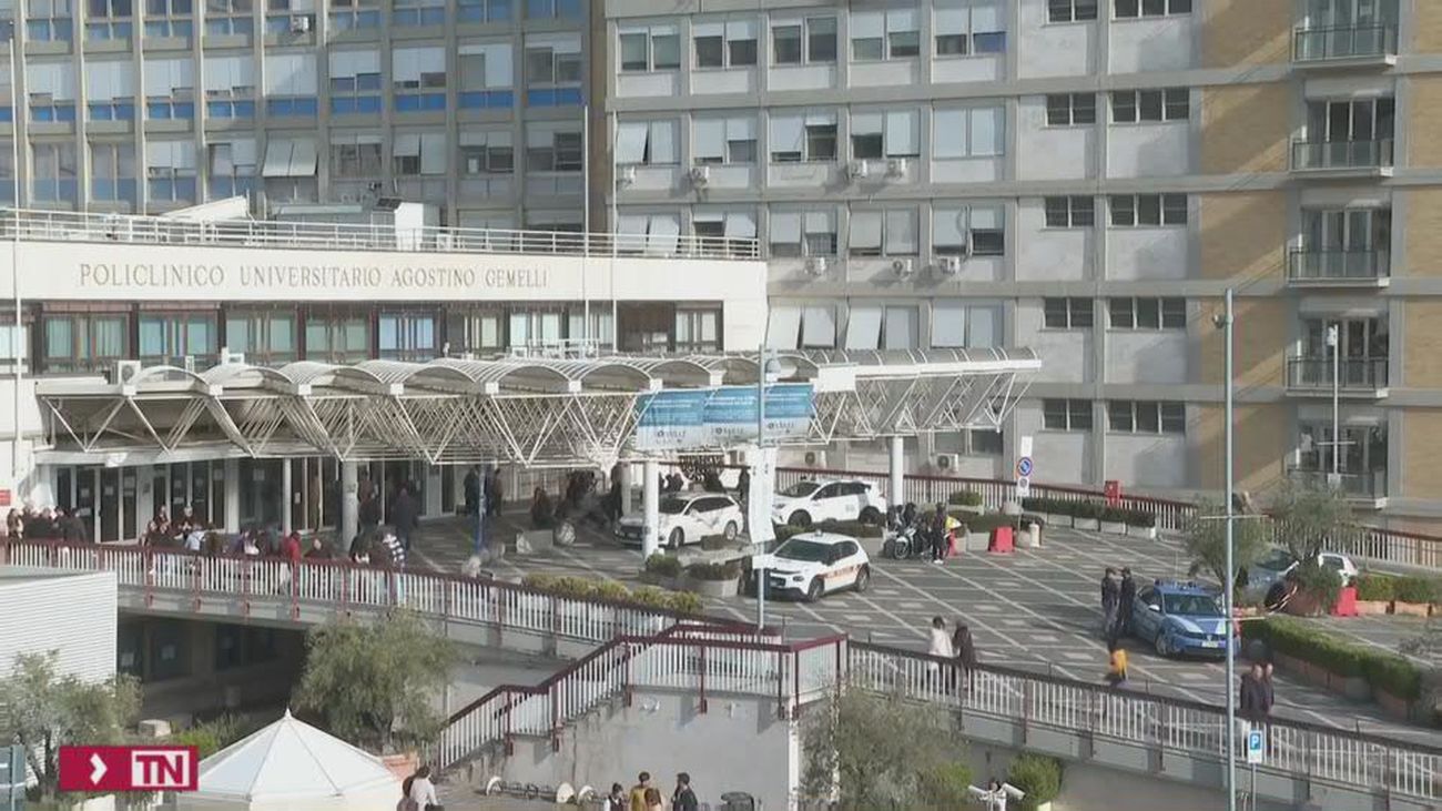 El Papa: "Sigo con confianza mi hospitalización; Les pido que recen por mí"