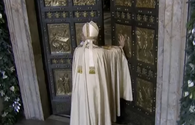 Abriendo la Puerta Santa en 2015 / CENTRO TELEVISIVO VATICANO |WIKIPEDIA