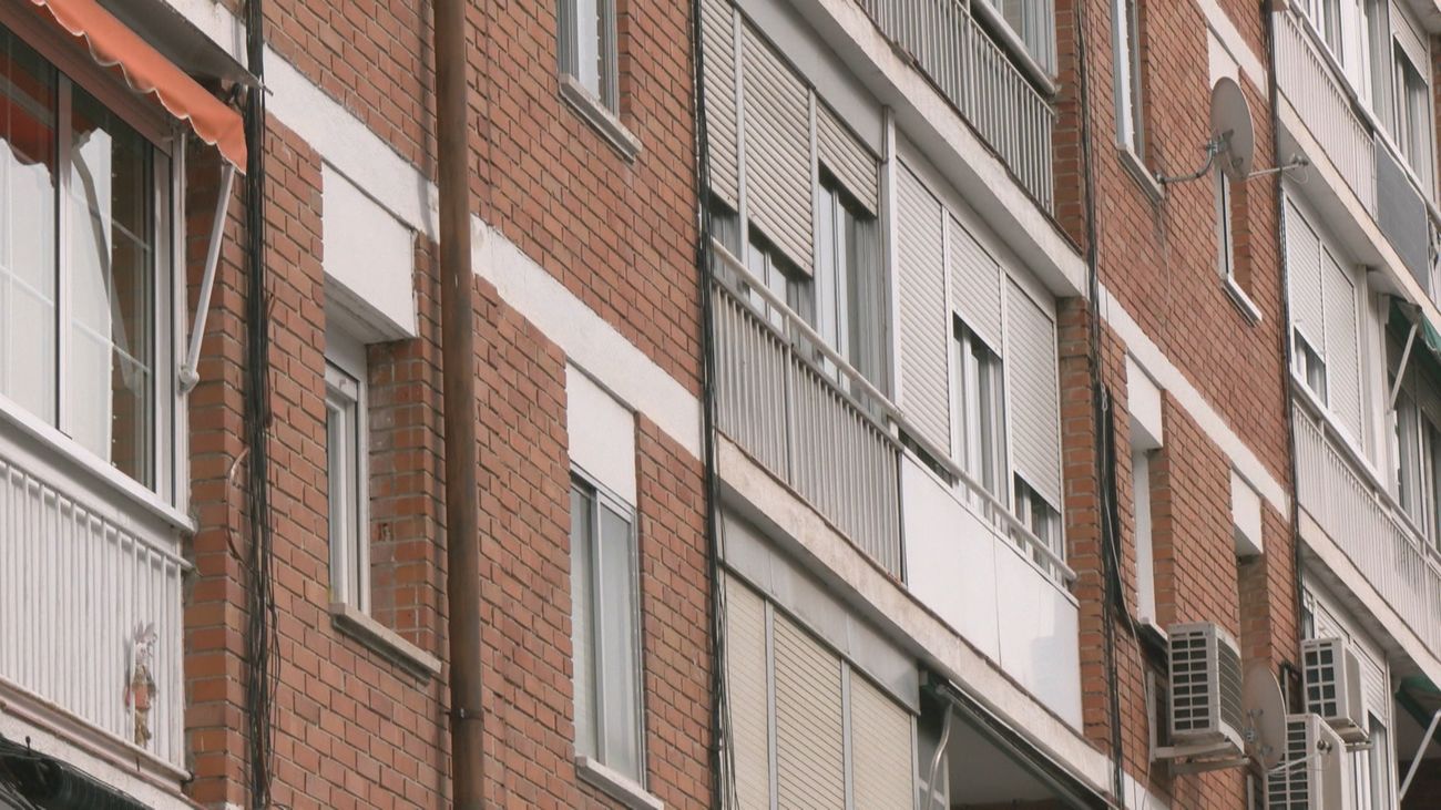 Estafa a sus propios vecinos en el barrio de Canillas