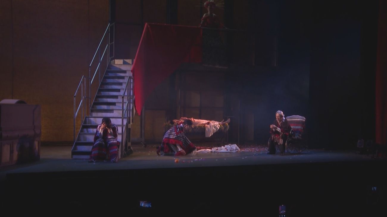 Rozalén y Luisa Garvasa reviven a 'Chavela', una obra en la que se habla "no del mito, sino de la persona"