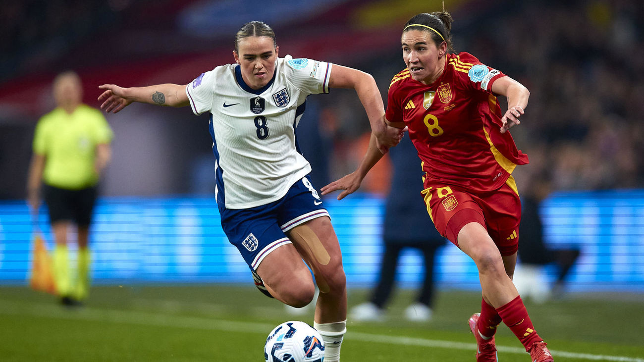Mariona Caldentey ante Inglaterra