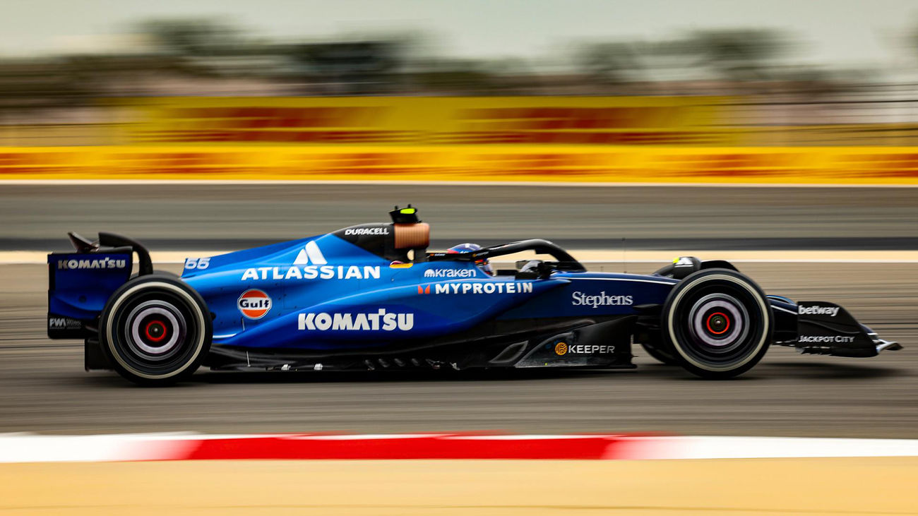 Carlos Sainz lidera la segunda jornada de test en Baréin