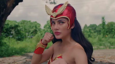 Heroínas, amazonas, ninjas y vikingas 'disparatadas' reparten justicia por el 8M