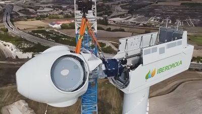 Iberdrola logra ganancias récord de 5.612 millones en 2024