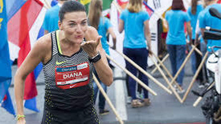 2012: Patrick Korir y Diana Lobacevskei