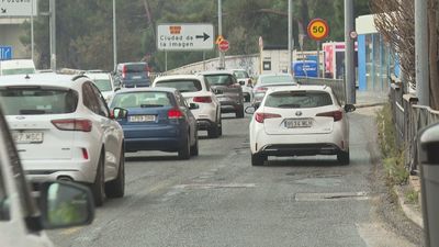 Socavones y baches, la pesadilla de los conductores en la A-5 por la obras de soterramiento