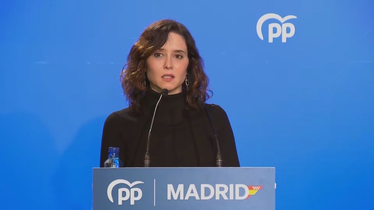 Díaz Ayuso acusa a Sánchez de "esconderse en las faldas" de Europa