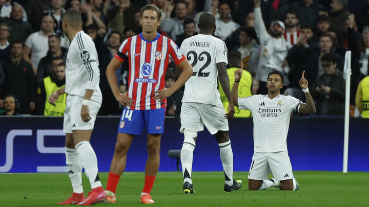 Rodrygo ante el Atlético de Madrid / EFE