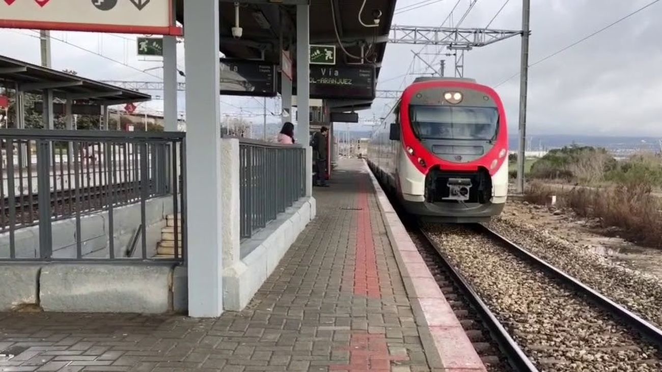 La lluvia inunda la estación de Cercanías de Pinar de Las Rozas y provoca cortes en las líneas C8 y C10