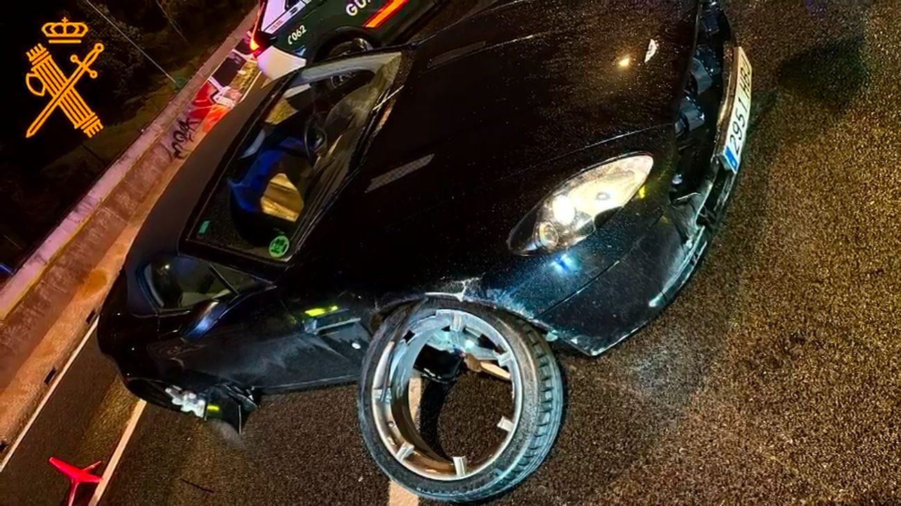Roba un Aston Martin de 300.000 euros y lo estrella durante una persecución en la A-6