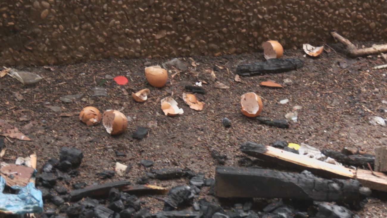 La renovación del alumbrado en Azca contrasta con la dura realidad de su degradación