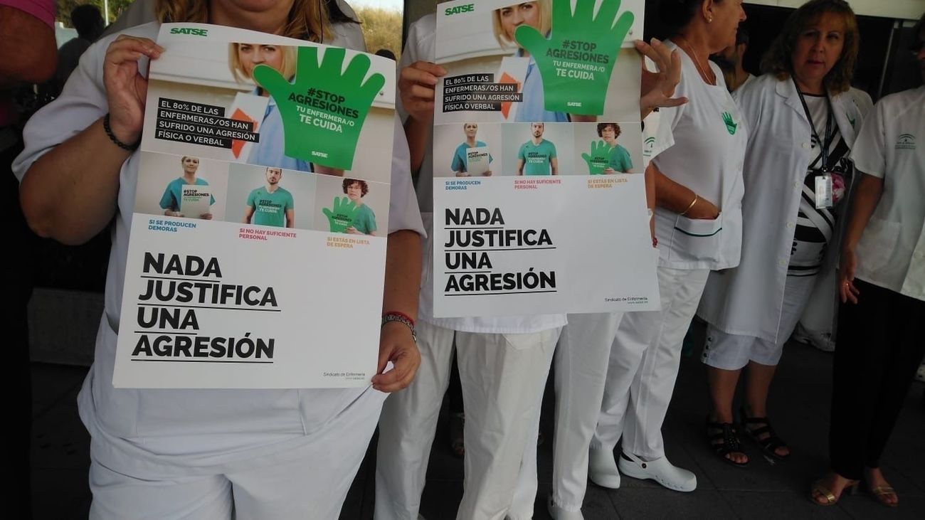 Las agresiones a sanitarios alcanzan cifras récord: cada 10 horas un facultativo es atacado, con un 62% de víctimas mujeres