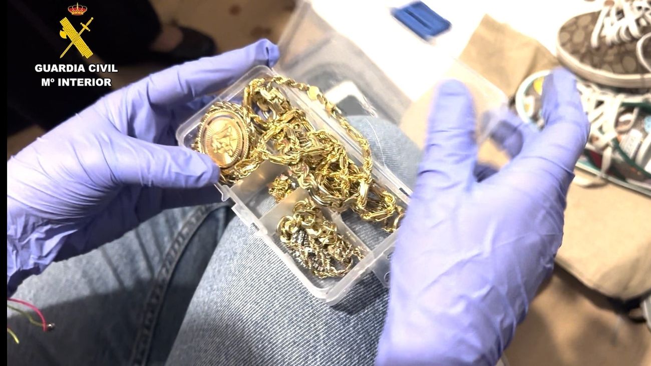 La Guardia Civil desarticula una banda que robaba en chalets de lujo en Madrid