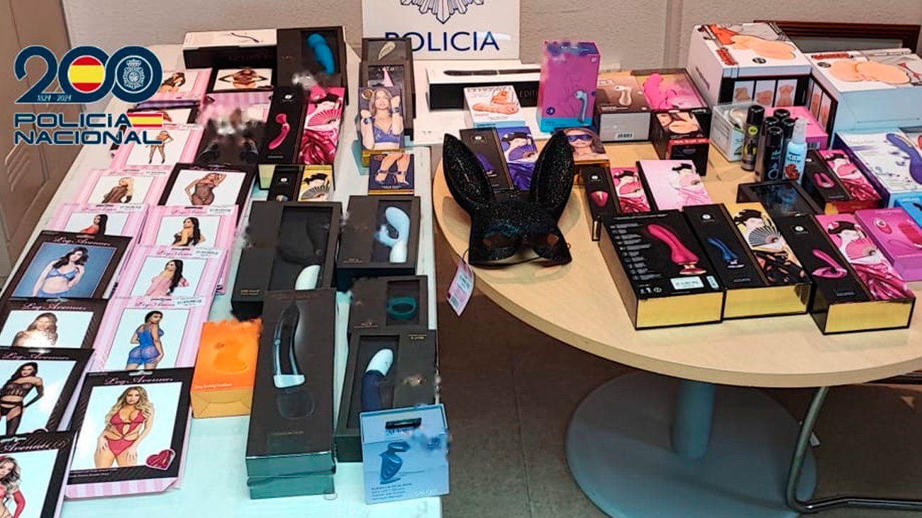 Botín incautado por la policía tras el robo de un sexshop de Delicias