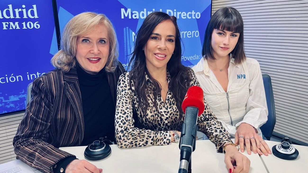 Bruna Rubio y Stephanie Gil presentan 'Red hot chilli ice cream'