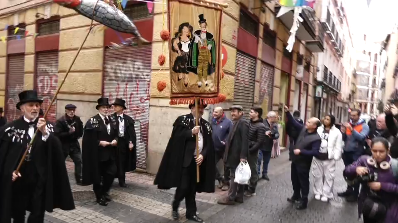 Madrid se despide del carnaval con el tradicional entierro de la sardina